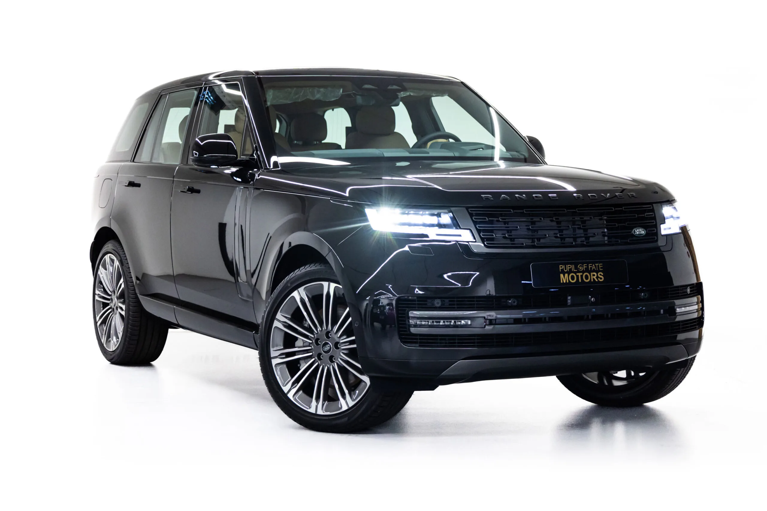 2024 Land Rover Range Rover HSE P530 offered by a specialist dealer in Dubai, United Arab Emirates, main photo