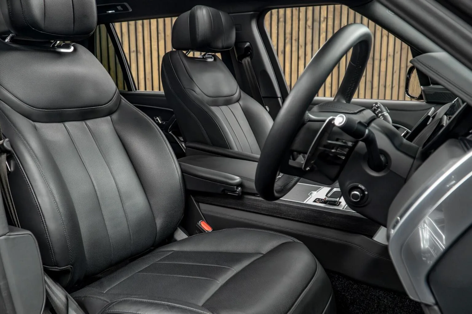2024 Land Rover Range Rover D350 Autobiography LWB, 2/30