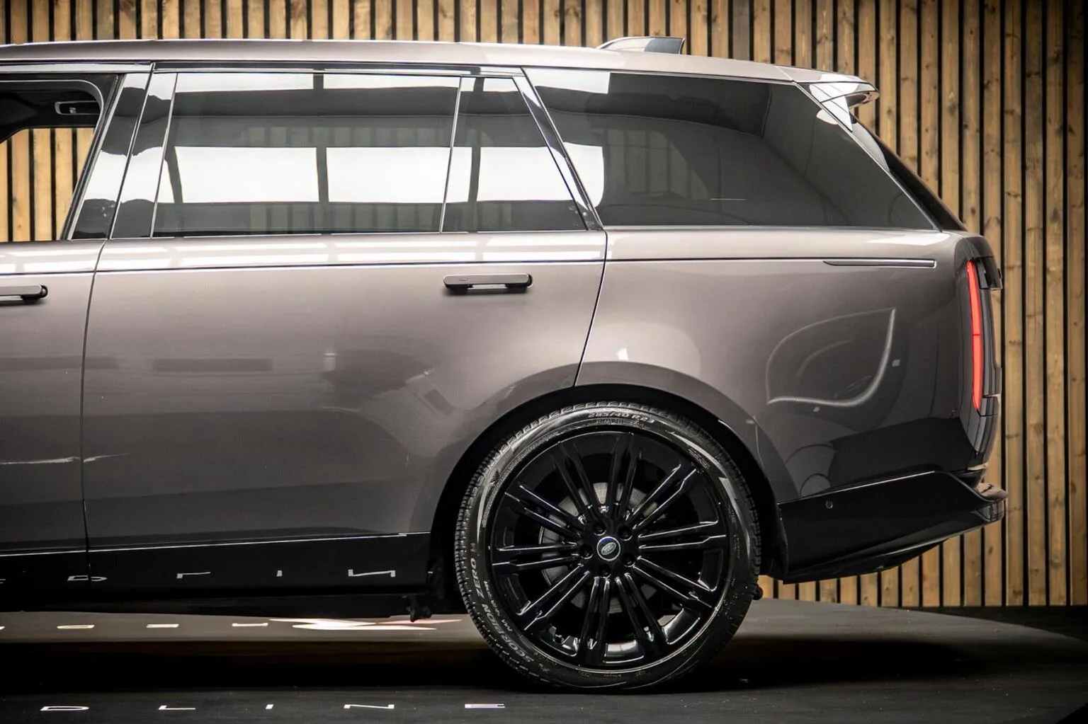 2024 Land Rover Range Rover D350 Autobiography LWB, 16/30