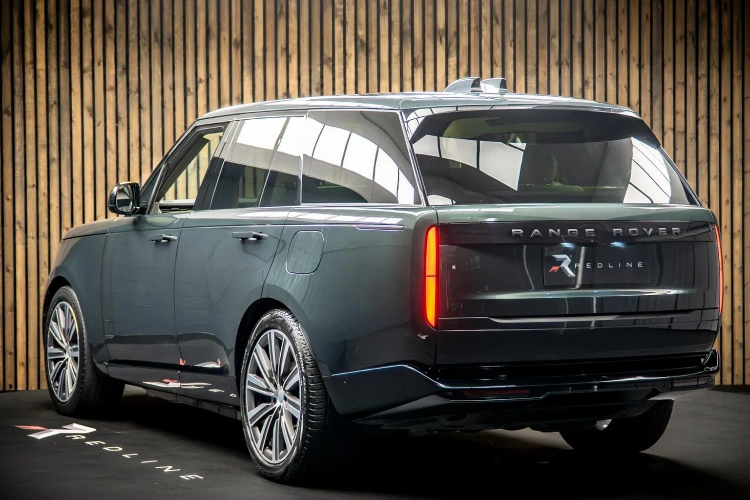 2024 Land Rover Range Rover P550e Autobiography, 3/30
