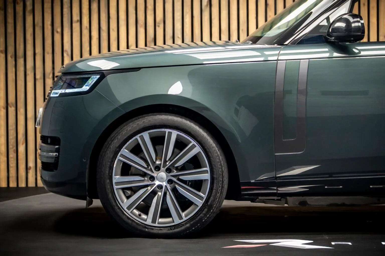 2024 Land Rover Range Rover P550e Autobiography, 8/30
