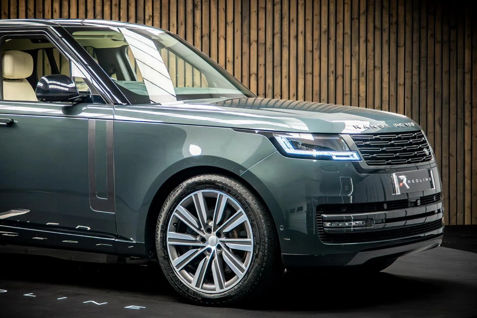 2024 Land Rover Range Rover P550e Autobiography, 9/30