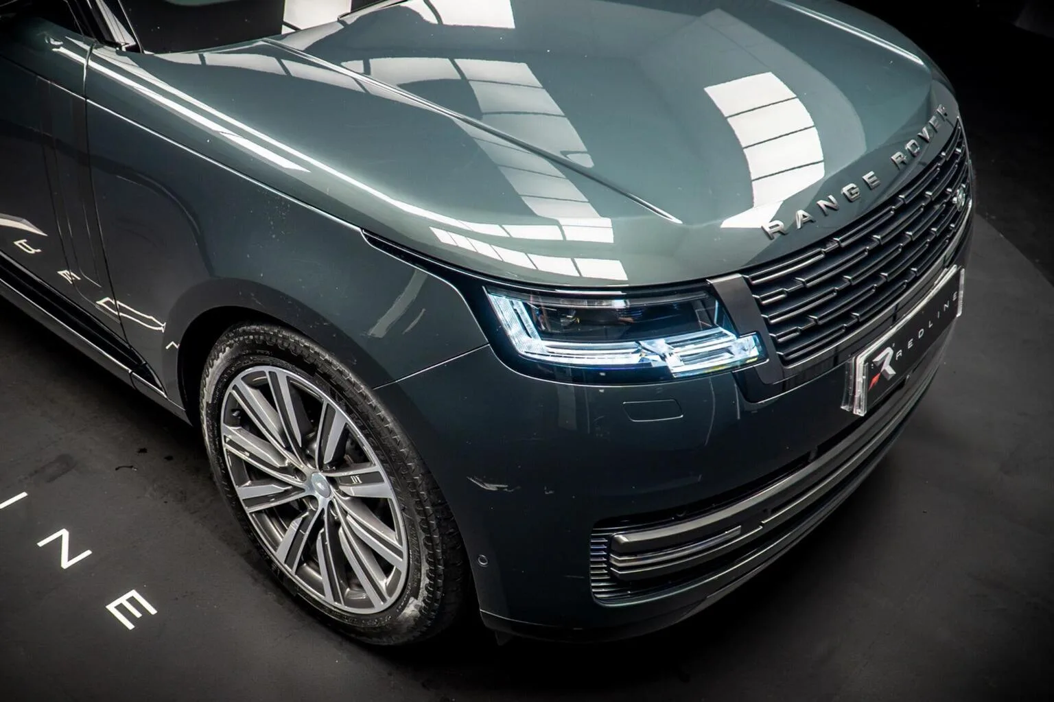 2024 Land Rover Range Rover P550e Autobiography, 10/30