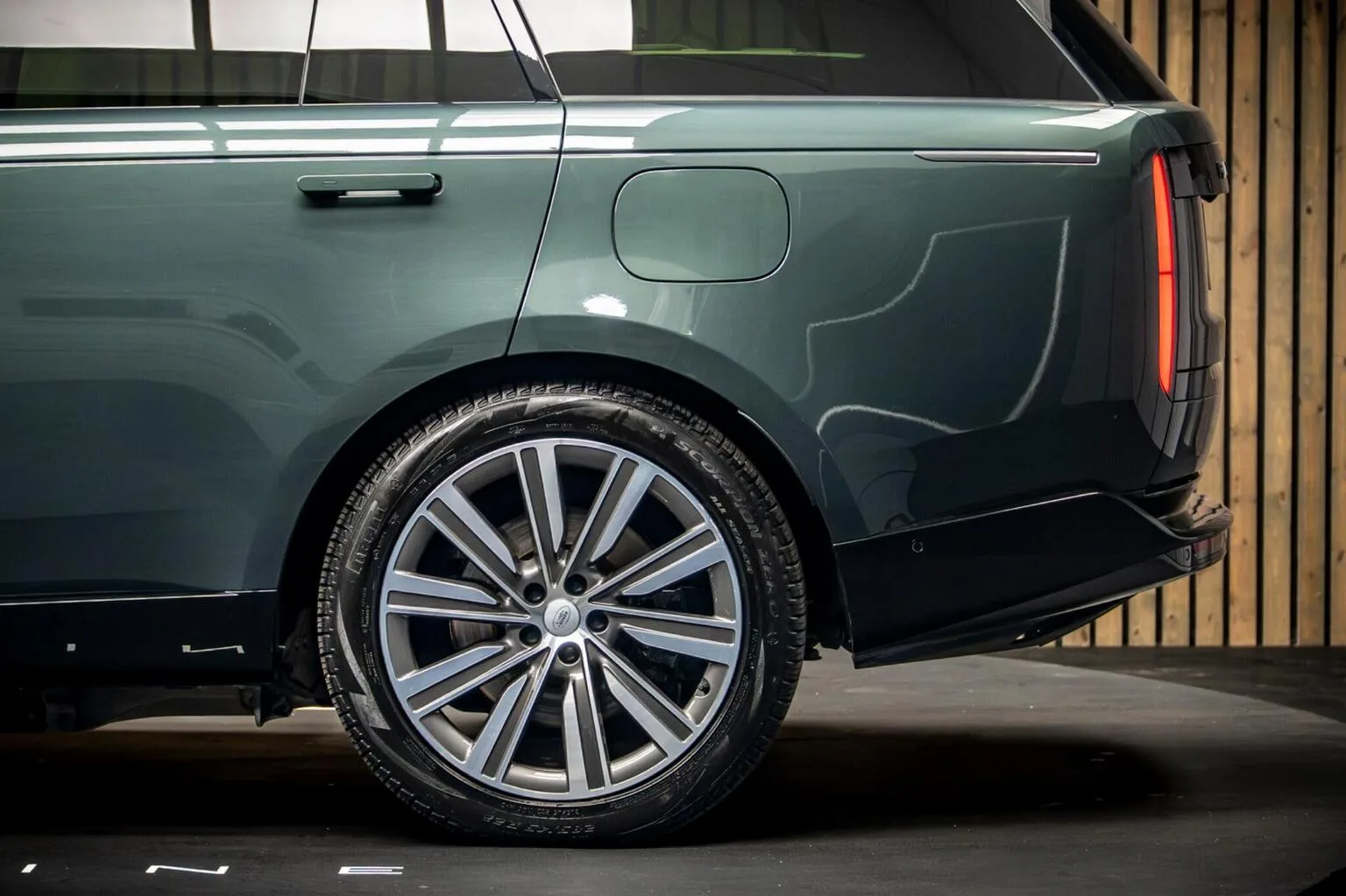 2024 Land Rover Range Rover P550e Autobiography, 17/30