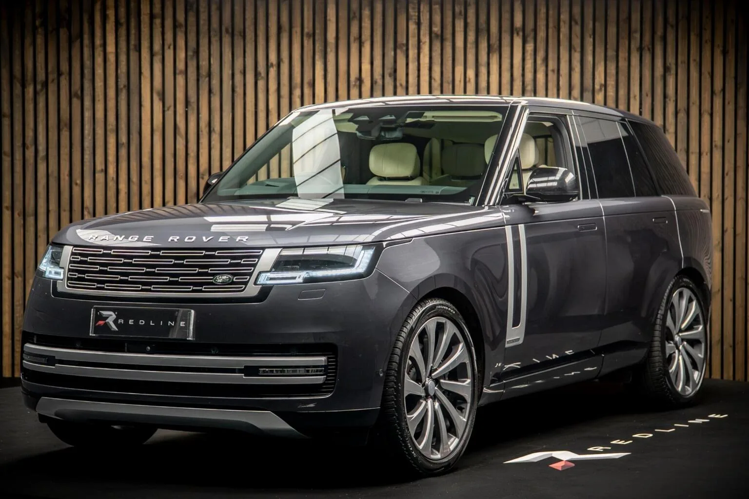 2024 Land Rover Range Rover P530 Autobiography proposée par un concessionnaire spécialisé à Knaresborough, Royaume-Uni, photo principale