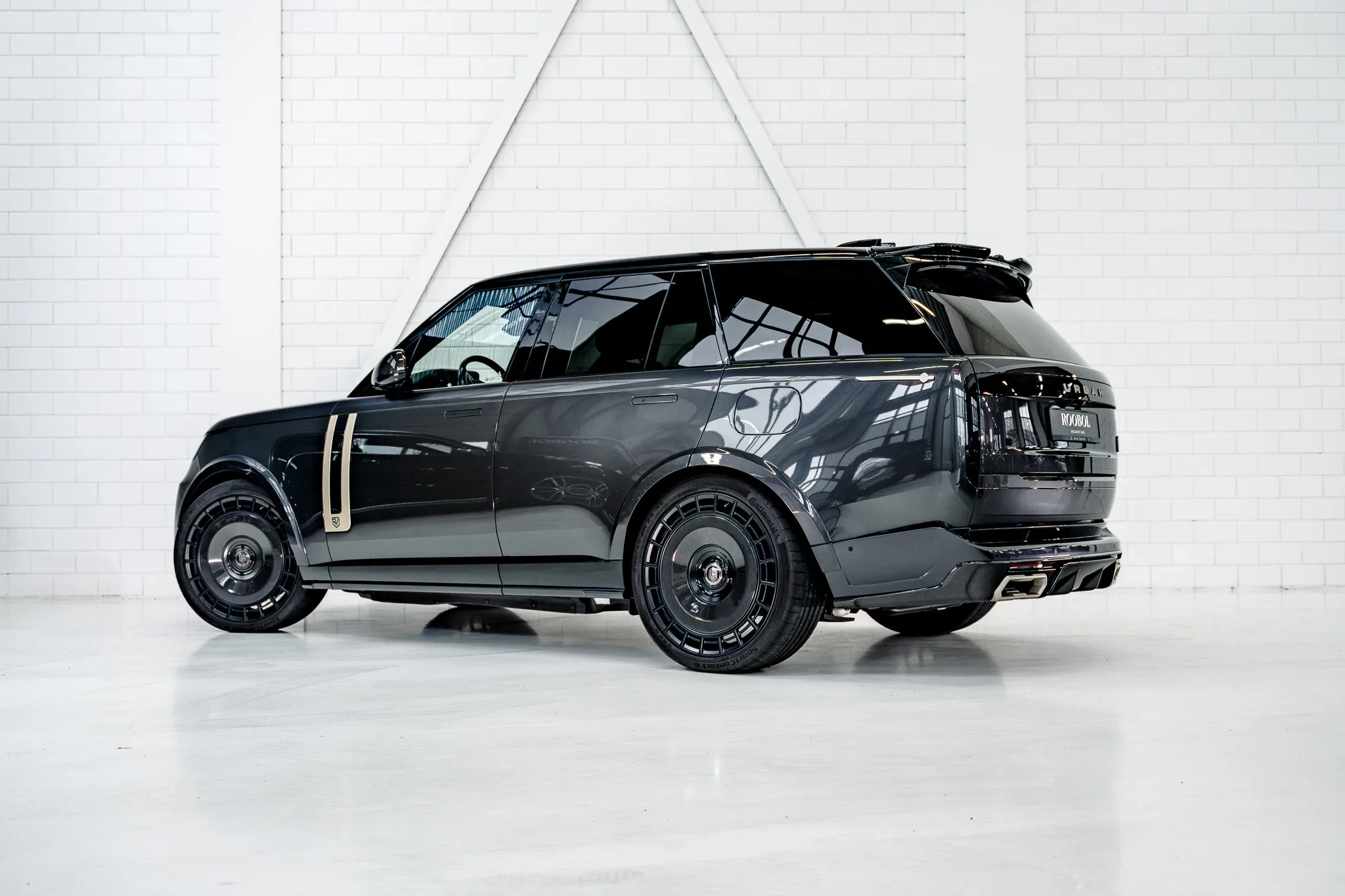 2024 Land Rover Range Rover P550e Autobiography Urban Automotive, 3/30