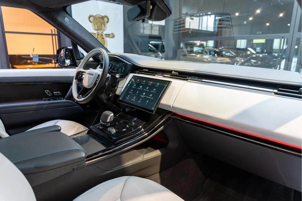 2024 Land Rover Range Rover Sport P550e Autobiography Urban Automotive, 8/30