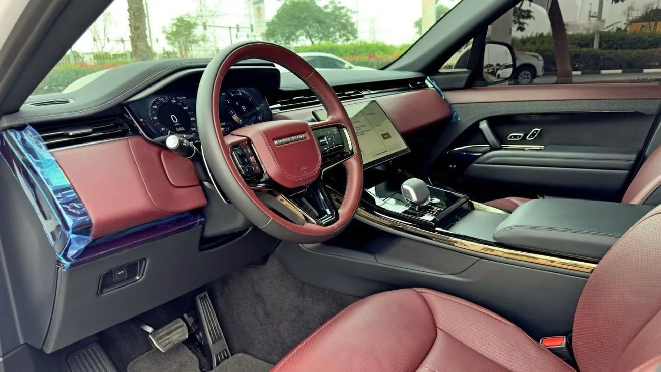 2024 Land Rover Range Rover Sport Dynamic HSE P400 angeboten von einem Fachhändler in Dubai, Vereinigte Arabische Emirate, Foto 8 von 13