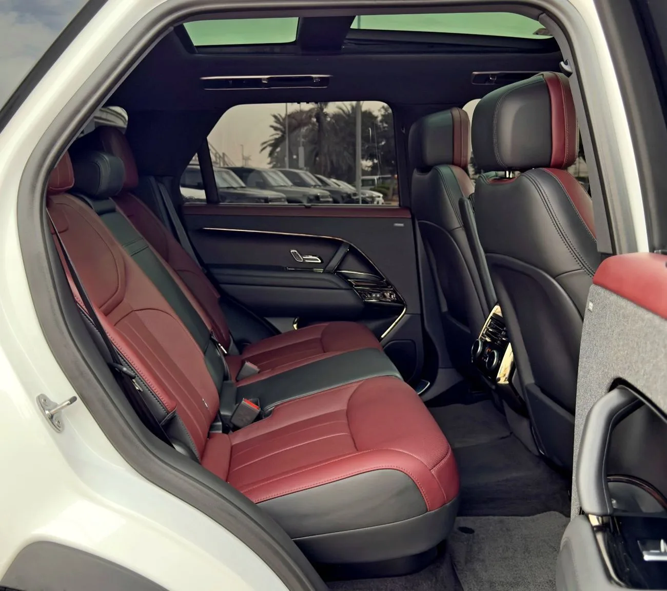2024 Land Rover Range Rover Sport Dynamic HSE P400 angeboten von einem Fachhändler in Dubai, Vereinigte Arabische Emirate, Foto 13 von 13
