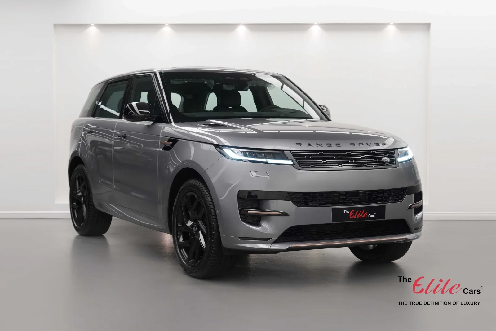 2024 Land Rover Range Rover Sport P400, HSE Dynamic angeboten von einem Fachhändler in Dubai, Vereinigte Arabische Emirate, Hauptfoto