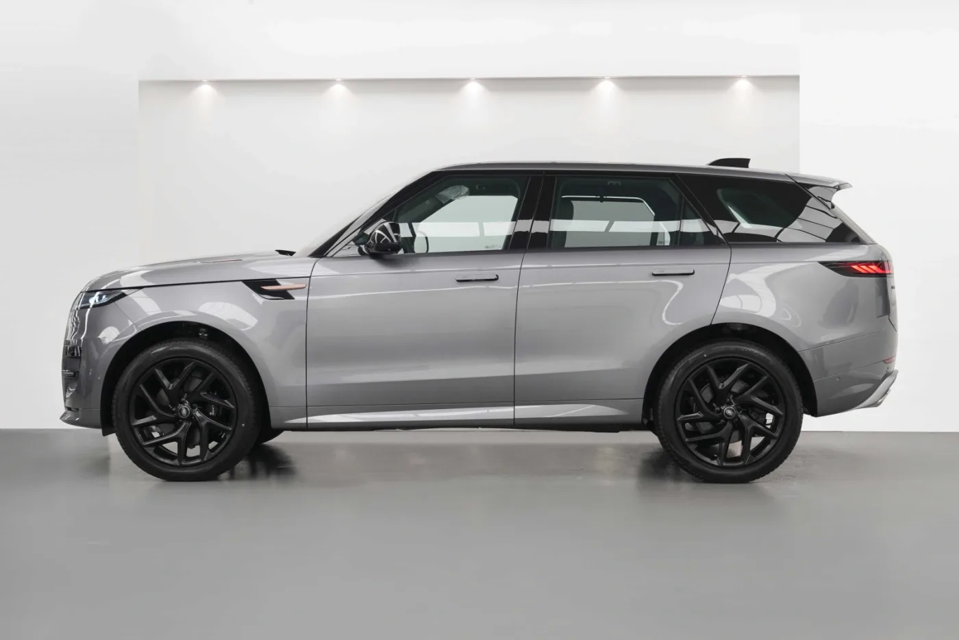 2024 Land Rover Range Rover Sport P400, HSE Dynamic angeboten von einem Fachhändler in Dubai, Vereinigte Arabische Emirate, Foto 3 von 10
