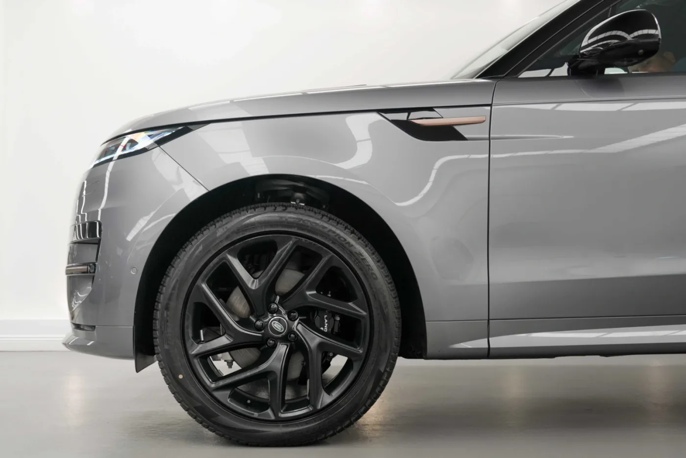 2024 Land Rover Range Rover Sport P400, HSE Dynamic angeboten von einem Fachhändler in Dubai, Vereinigte Arabische Emirate, Foto 7 von 10