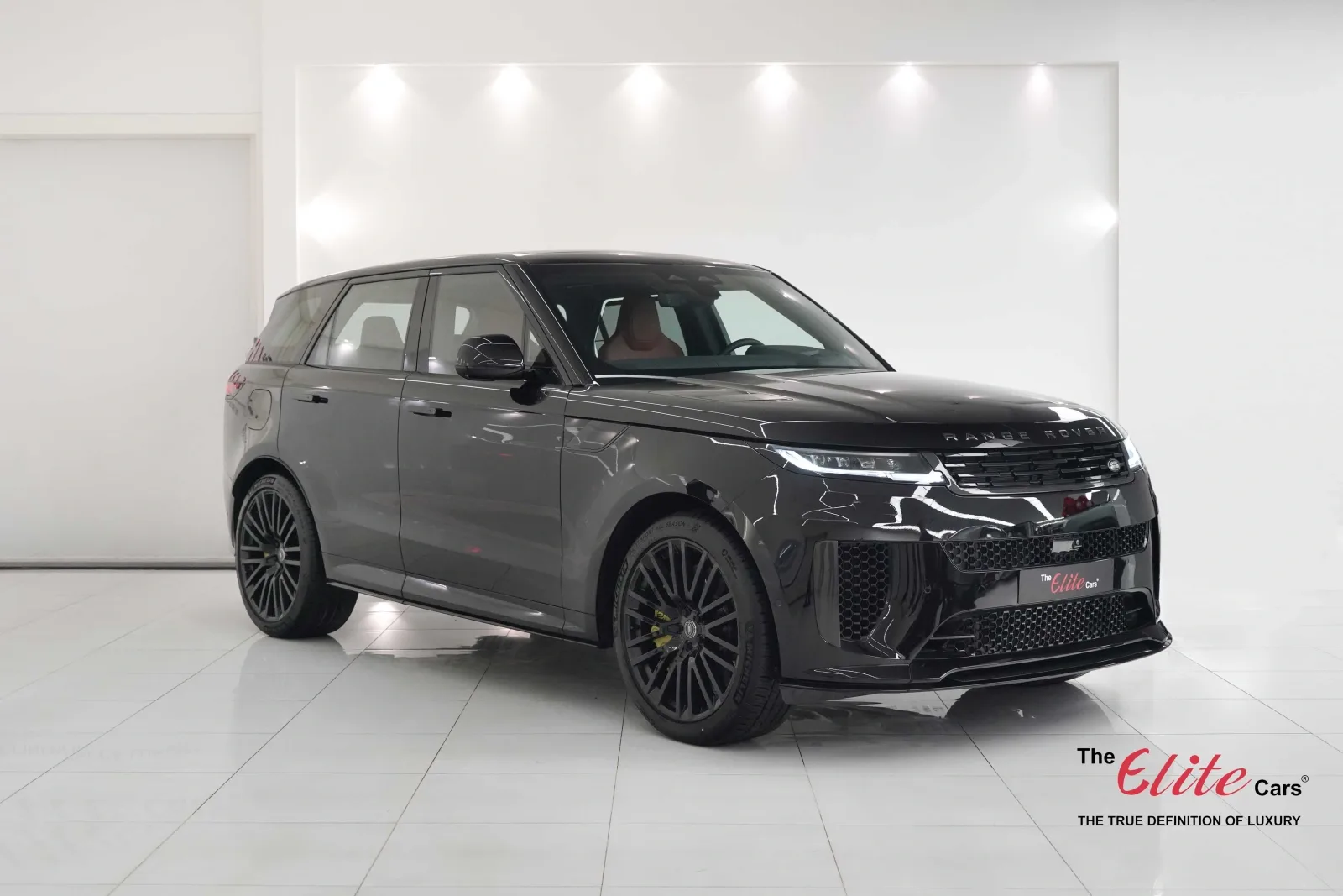 2024 Land Rover Range Rover Sport SV Edition One angeboten von einem Fachhändler in Dubai, Vereinigte Arabische Emirate, Hauptfoto