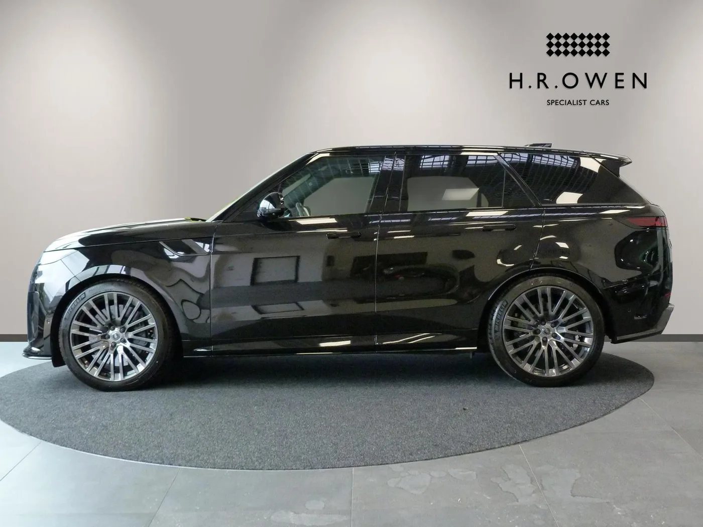 2024 Land Rover Range Rover Sport SV offered by a franchised dealer group in Cheltenham, United Kingdom, photo 6 of 25