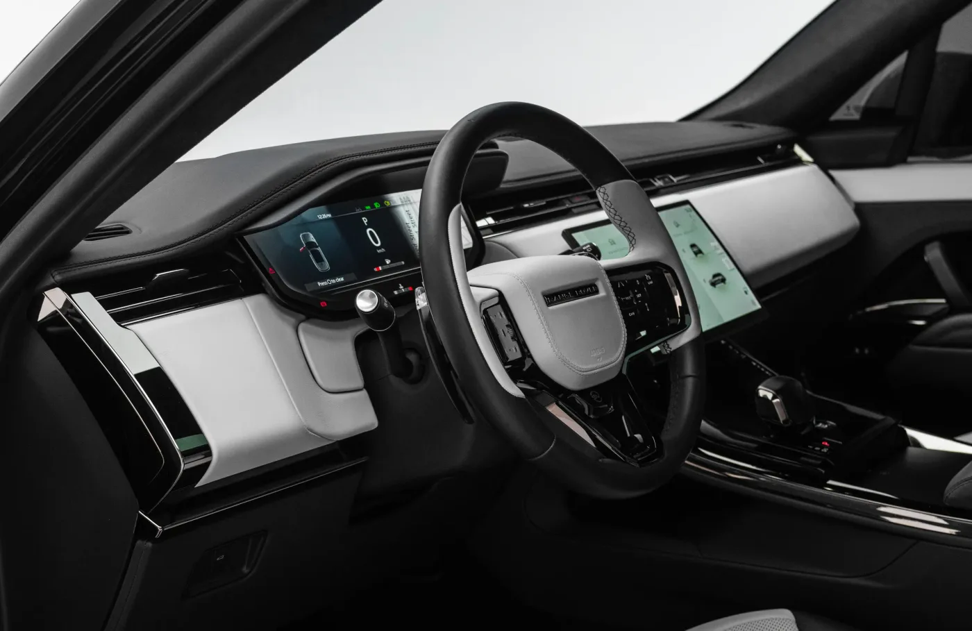 2024 Land Rover Range Rover SV angeboten von einem Fachhändler in Dubai, Vereinigte Arabische Emirate, Foto 5 von 10