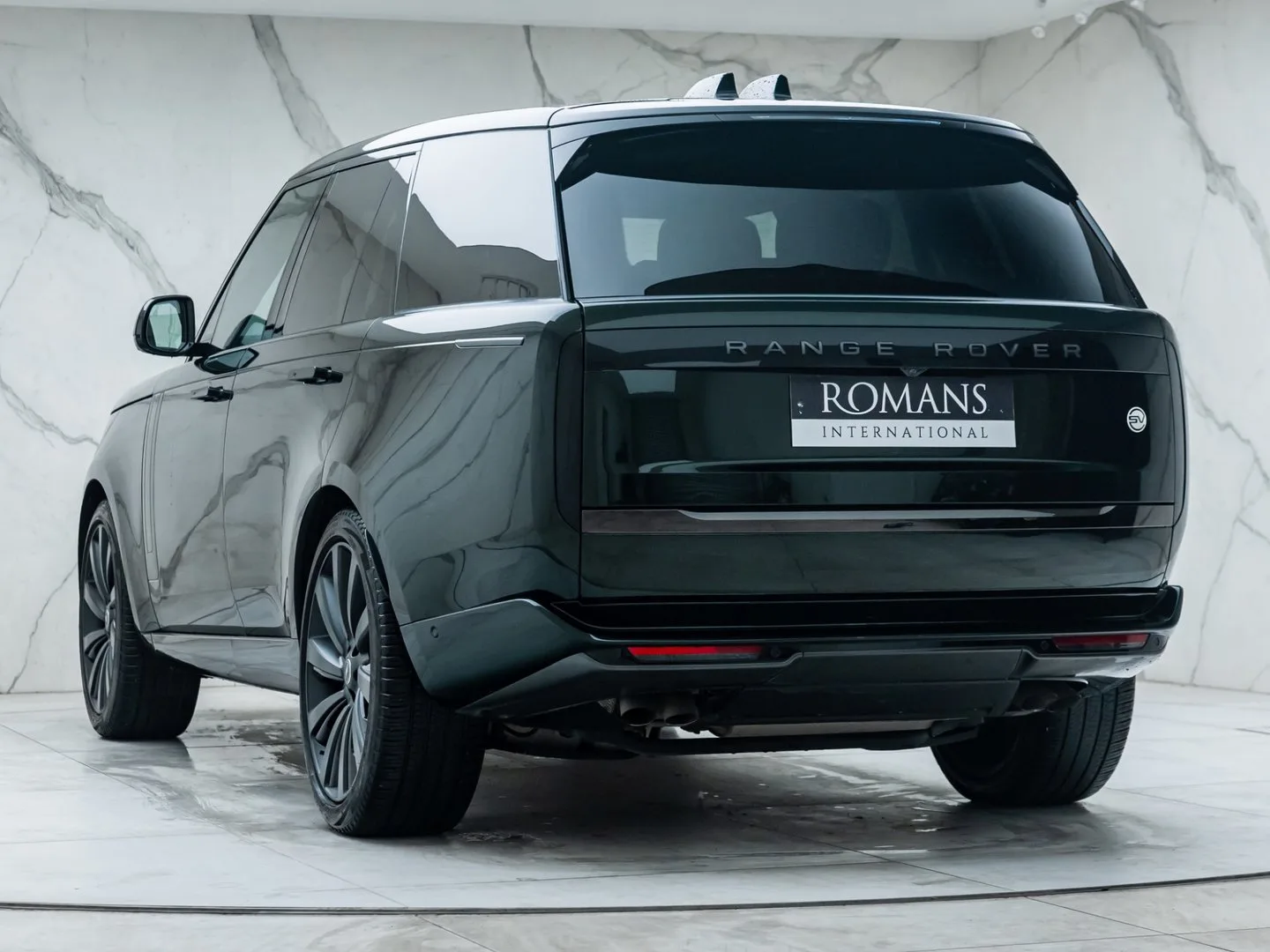 2024 Land Rover Range Rover SV P615, 2/30