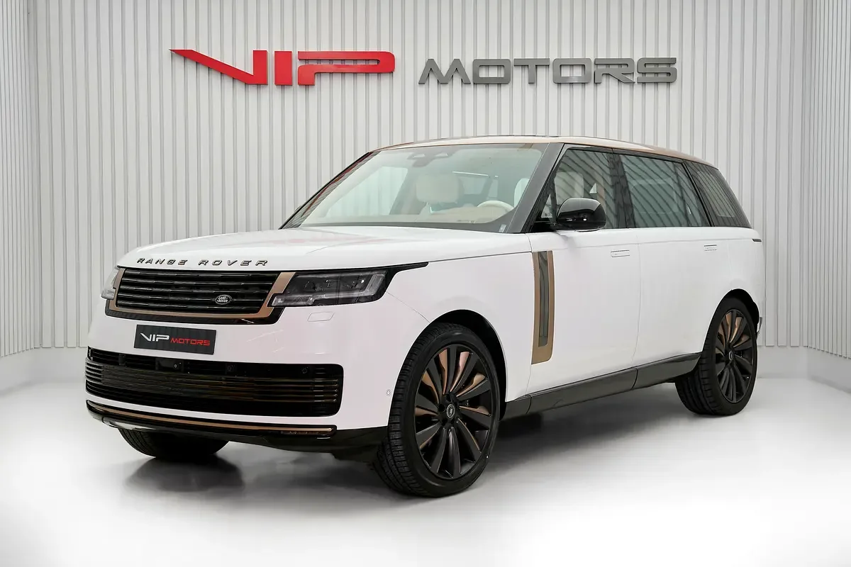 2024 Land Rover Range Rover SV P615 LWB NZR Edition angeboten von einem Fachhändler in Dubai, Vereinigte Arabische Emirate, Hauptfoto