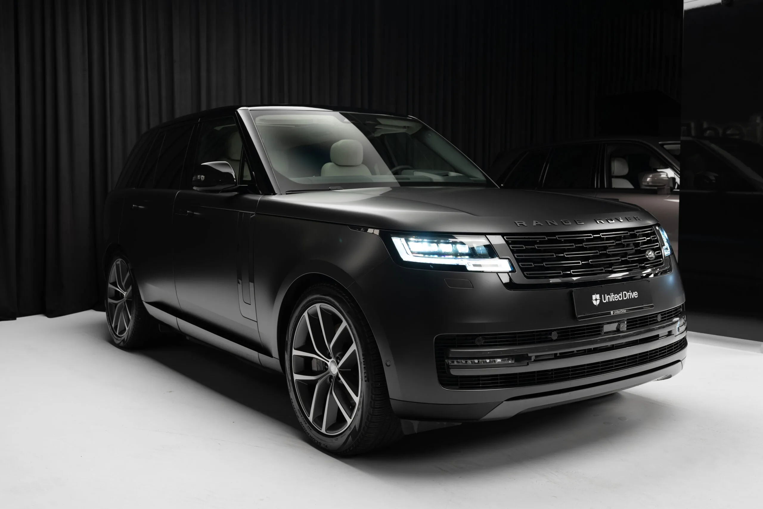 2024 Land Rover Range Rover P550e, 3/30
