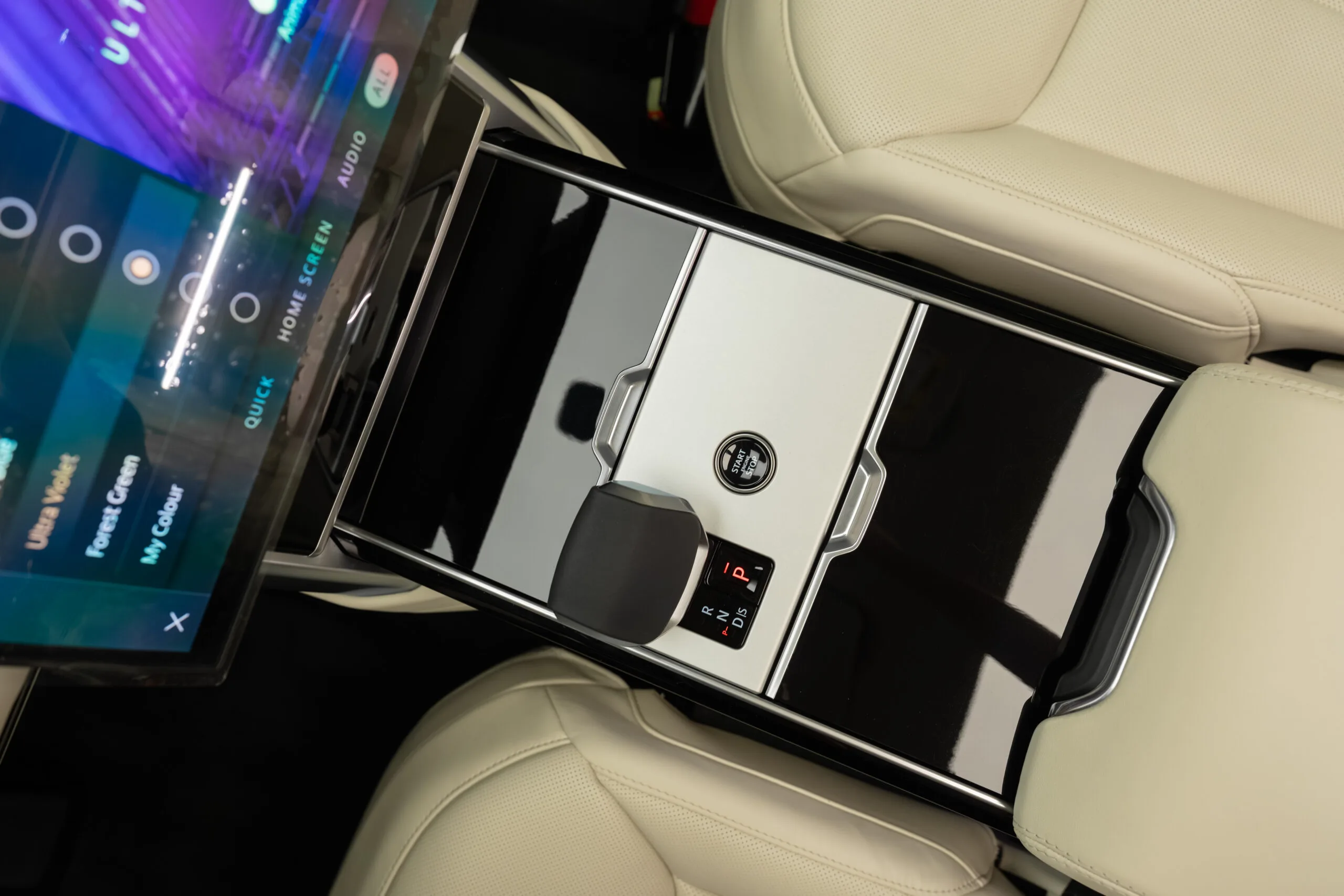 2024 Land Rover Range Rover P550e, 15/30