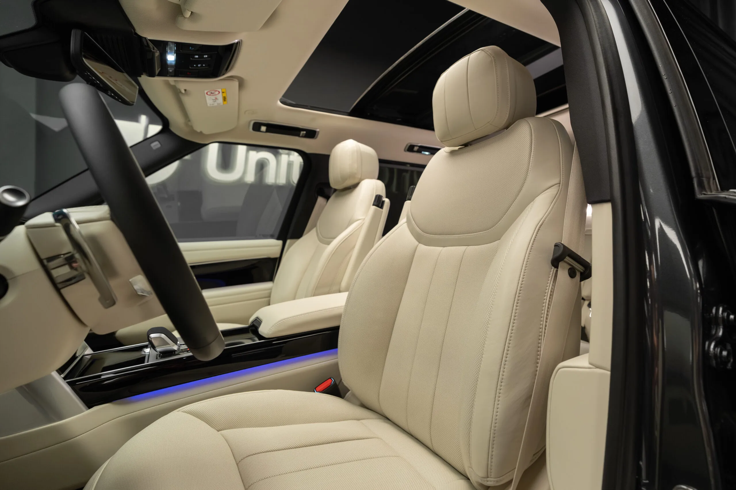 2024 Land Rover Range Rover P550e, 25/30