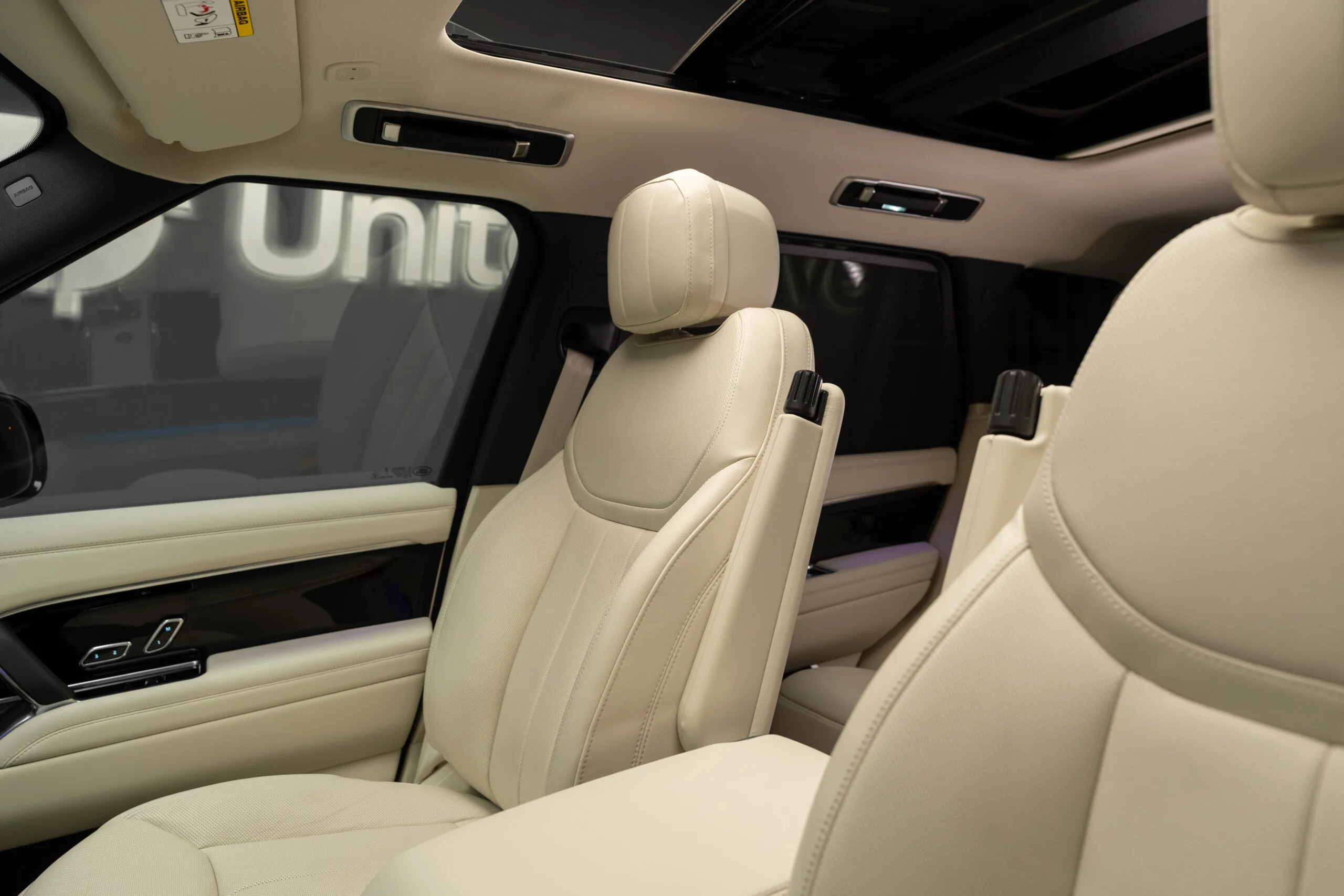 2024 Land Rover Range Rover P550e, 27/30