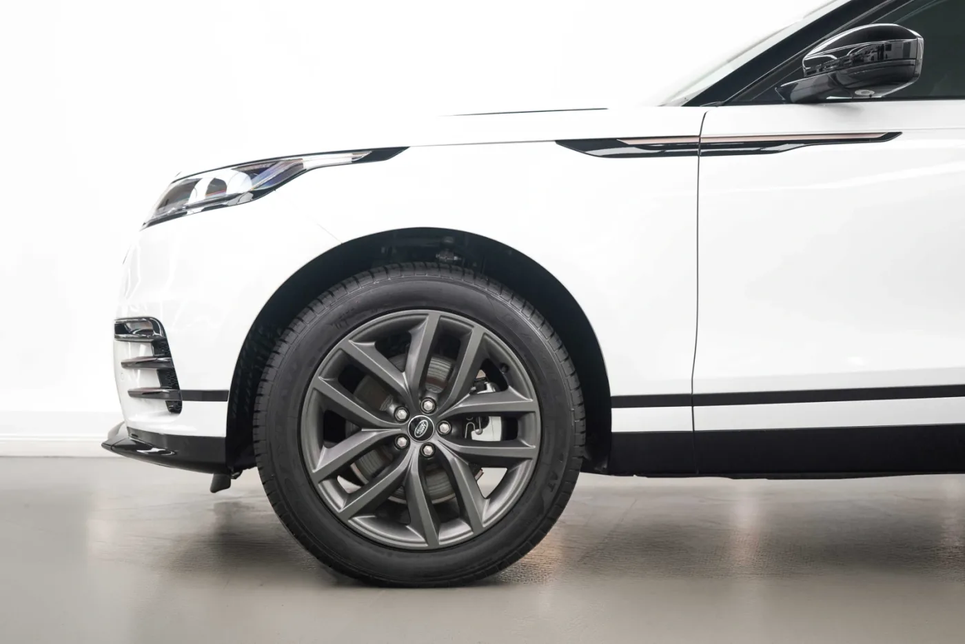 2024 Land Rover Range Rover Velar P250, SE Dynamic angeboten von einem Fachhändler in Dubai, Vereinigte Arabische Emirate, Foto 7 von 10