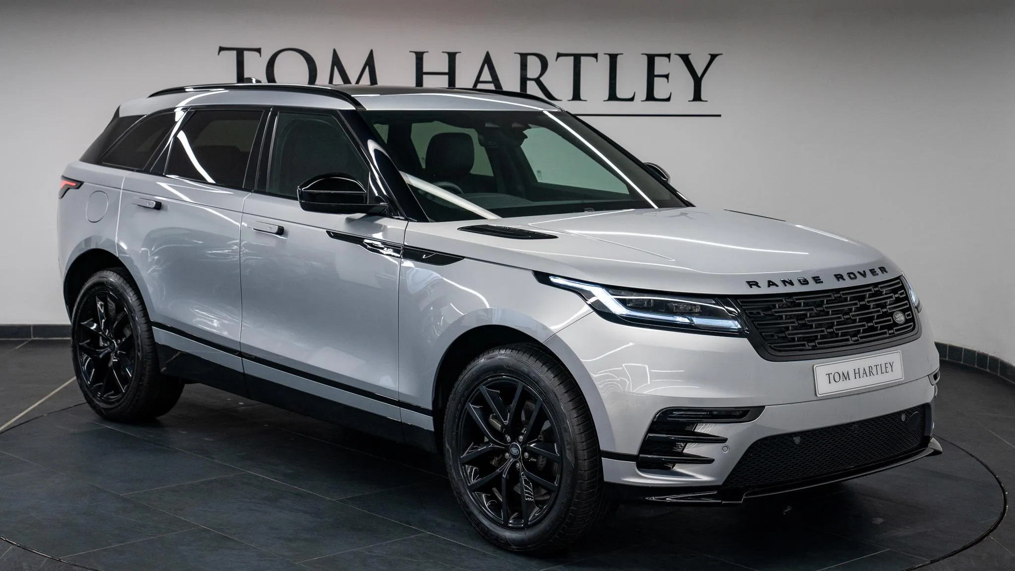 2024 Land Rover Range Rover Velar D200 Dynamic SE offered by a specialist dealer in Swadlincote, United Kingdom, main photo