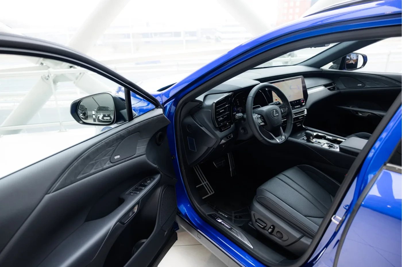 2024 Lexus RX 500h F Sport offered by an official McLaren and Morgan dealer in Utrecht, Netherlands, photo 4 of 25