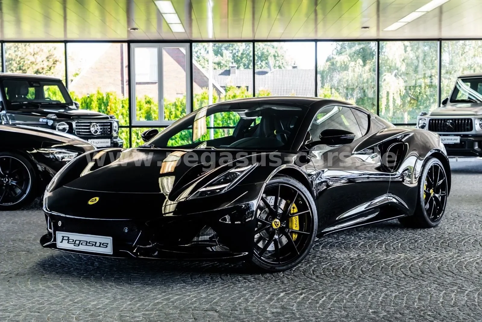 2024 Lotus Emira First Edition proposée par un concessionnaire spécialisé à Mönchengladbach, Allemagne, photo principale
