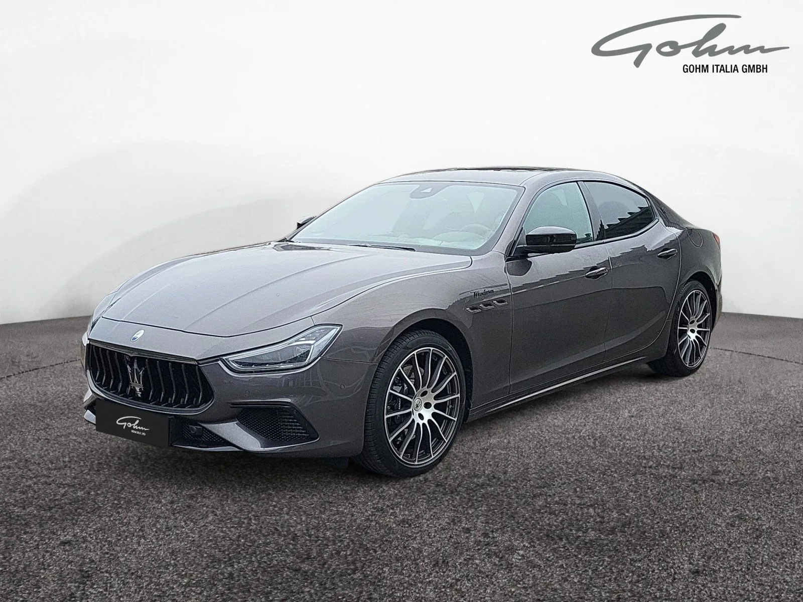 2024 Maserati Ghibli Modena proposée par un concessionnaire spécialisé à Singen, Allemagne, photo principale