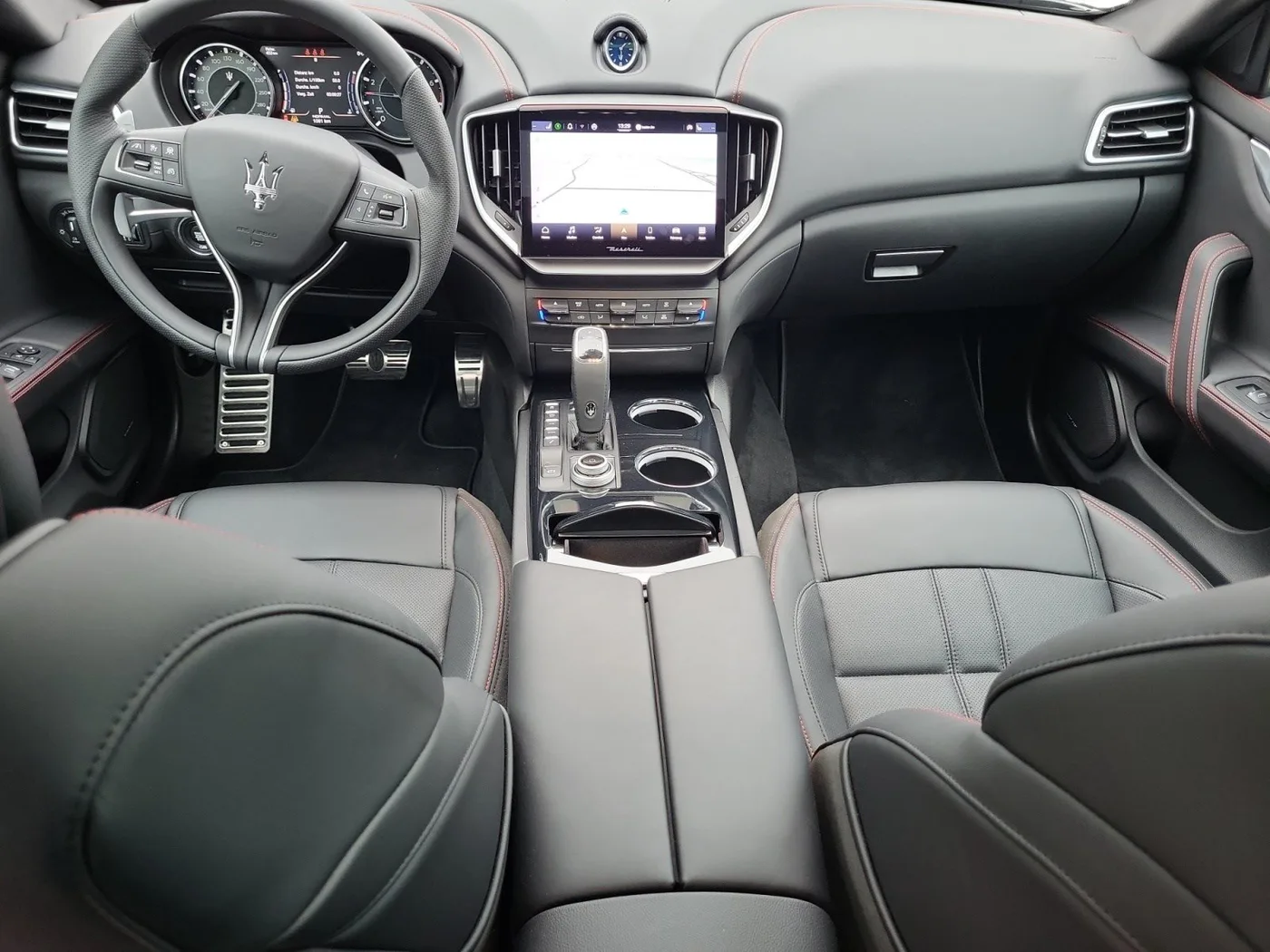 2024 Maserati Ghibli Modena angeboten von einem Fachhändler in Singen, Deutschland, Foto 7 von 15