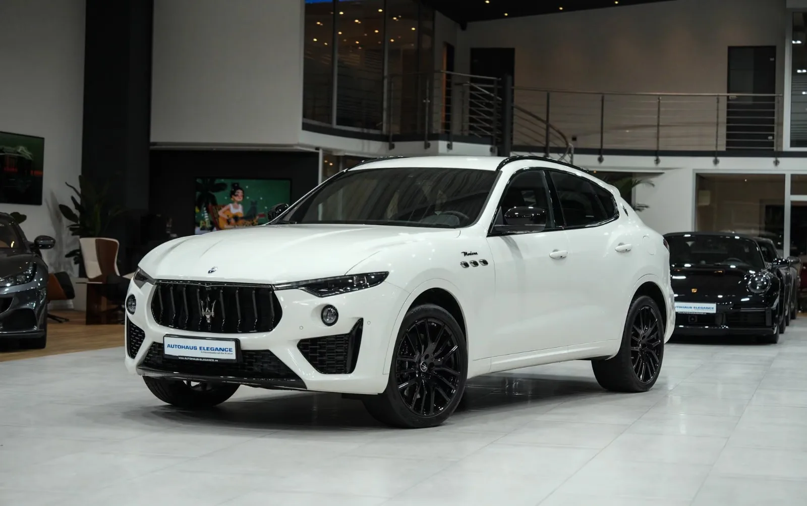 2024 Maserati Levante Modena angeboten von einem Fachhändler in Köln, Deutschland, Hauptfoto
