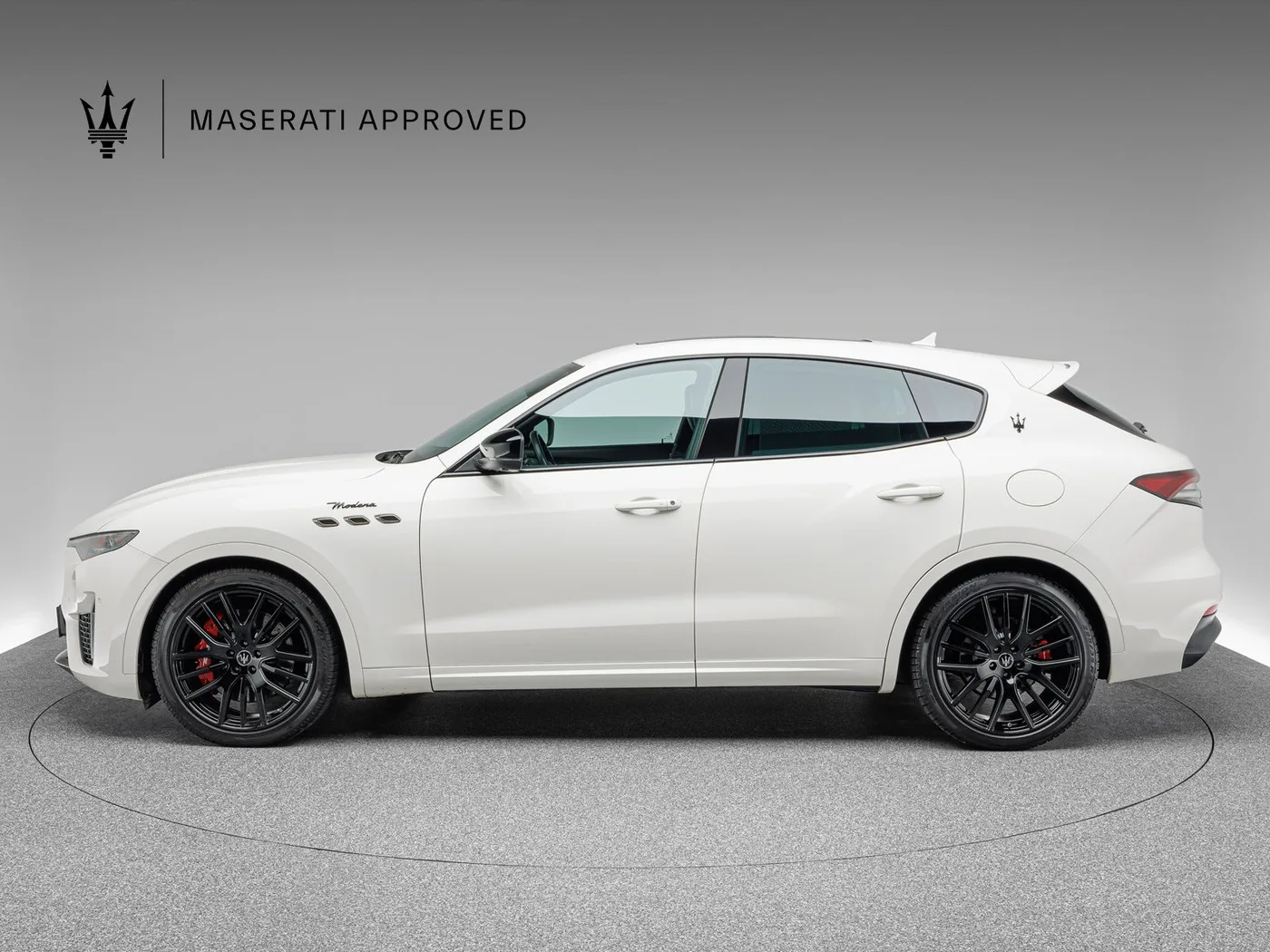 2024 Maserati Levante Modena S offered by a specialist dealer in Böblingen, Germany, photo 4 of 15