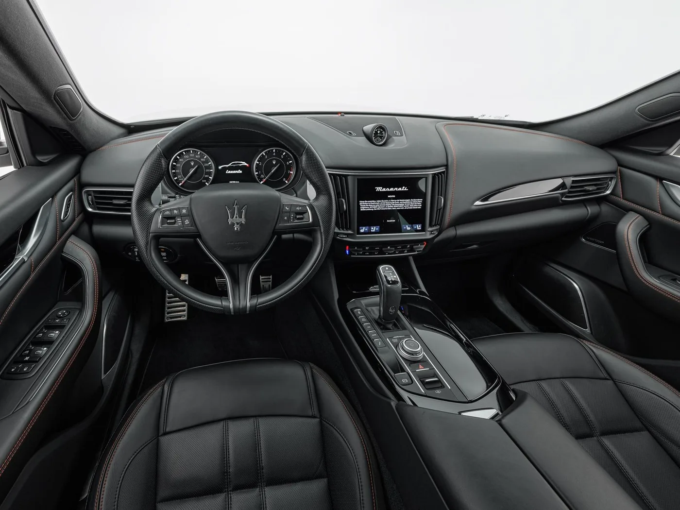 2024 Maserati Levante Modena S offered by a specialist dealer in Böblingen, Germany, photo 13 of 15