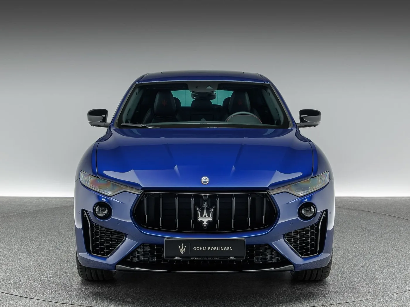 2024 Maserati Levante Modena proposée par un concessionnaire spécialisé à Singen, Allemagne, photo 3 sur 15