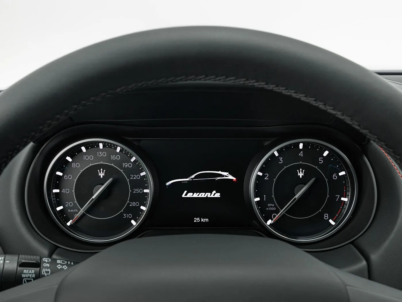 2024 Maserati Levante Modena proposée par un concessionnaire spécialisé à Singen, Allemagne, photo 9 sur 15