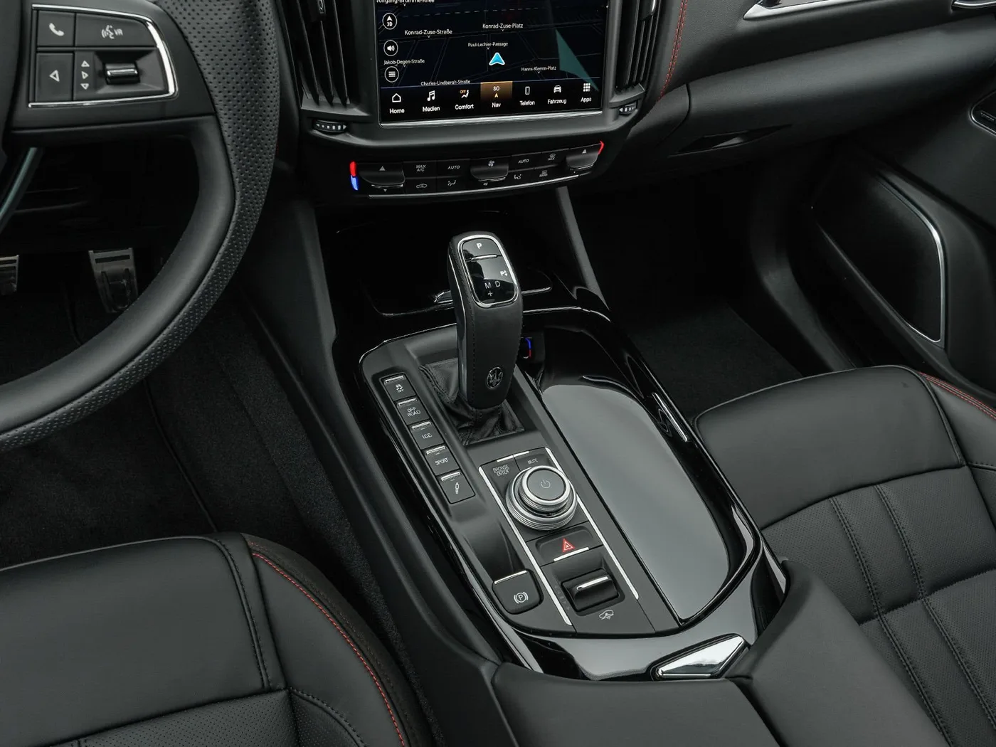 2024 Maserati Levante Modena proposée par un concessionnaire spécialisé à Singen, Allemagne, photo 11 sur 15