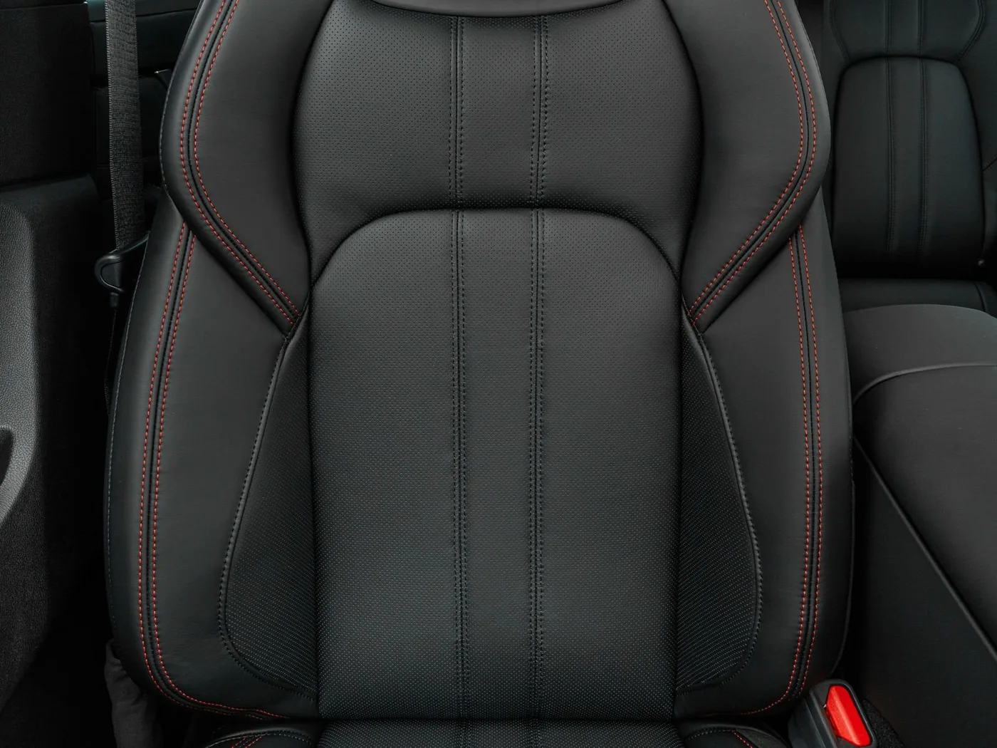2024 Maserati Levante Modena proposée par un concessionnaire spécialisé à Singen, Allemagne, photo 13 sur 15