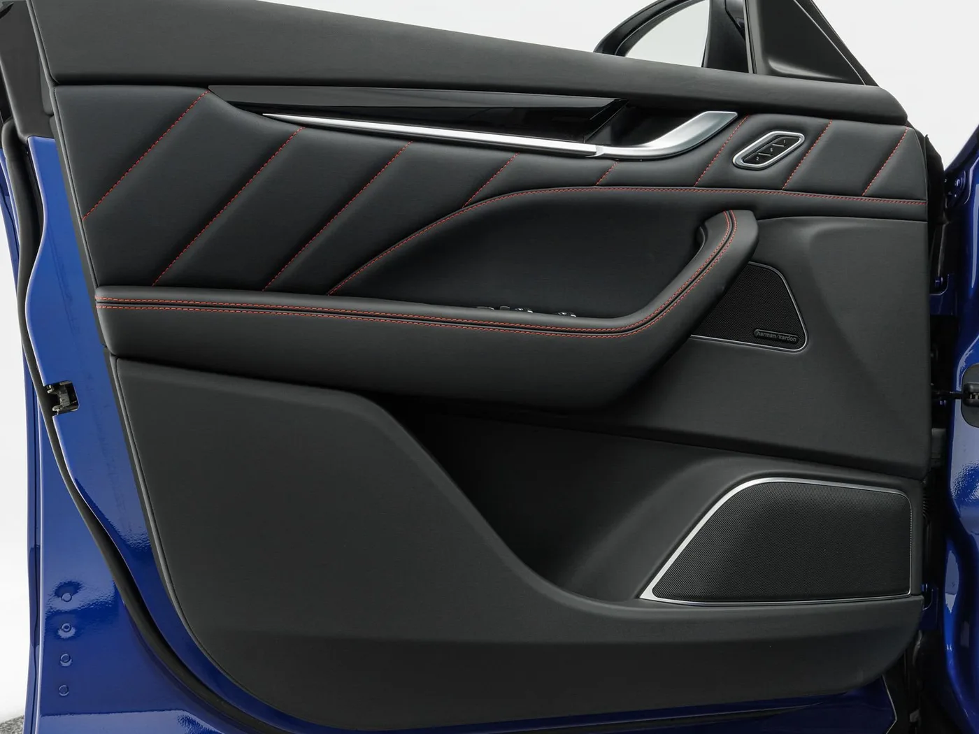 2024 Maserati Levante Modena proposée par un concessionnaire spécialisé à Singen, Allemagne, photo 15 sur 15