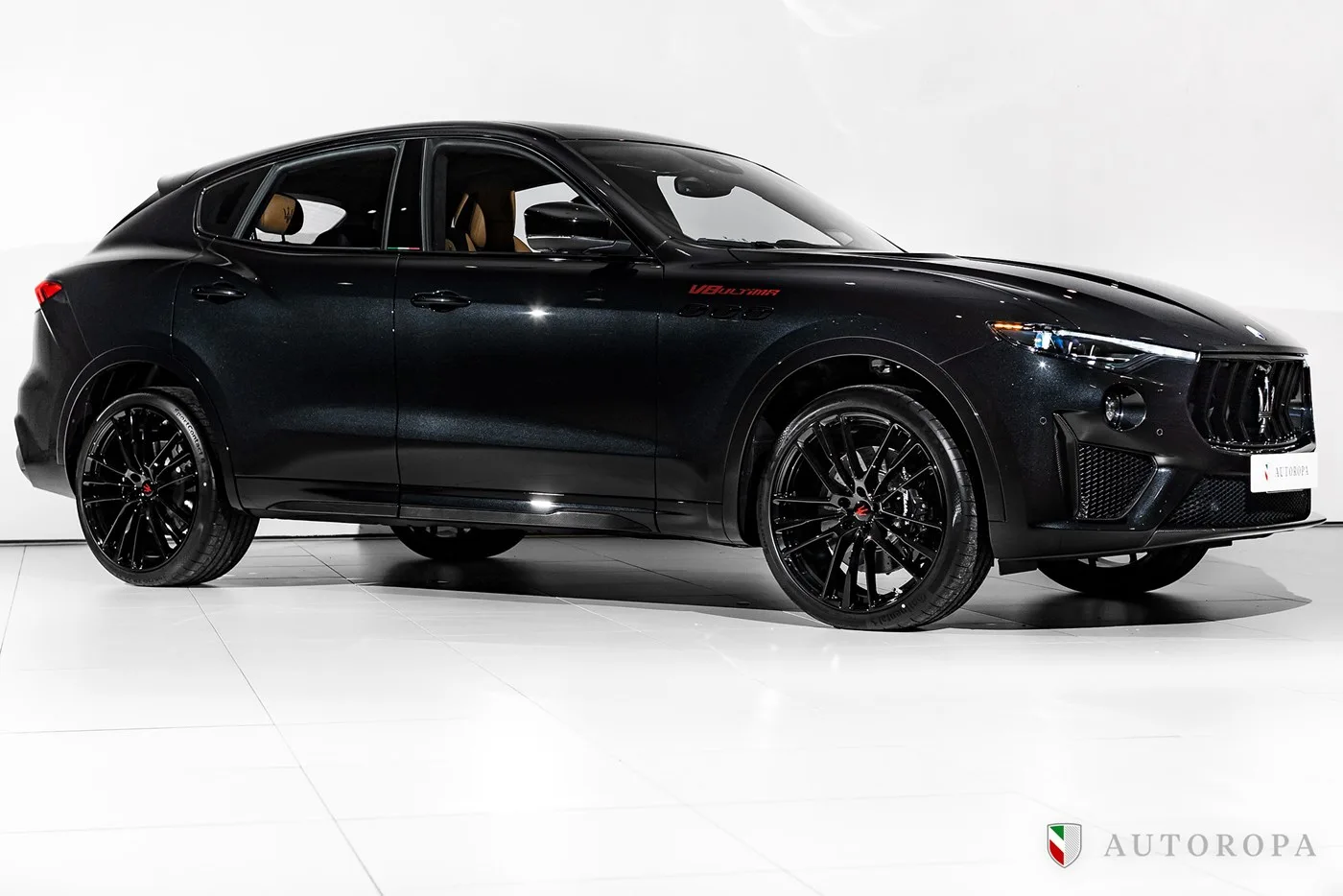 2024 Maserati Levante V8 offered by an official Ferrari and Maserati dealer in Arlöv, Sweden, photo 2 of 10