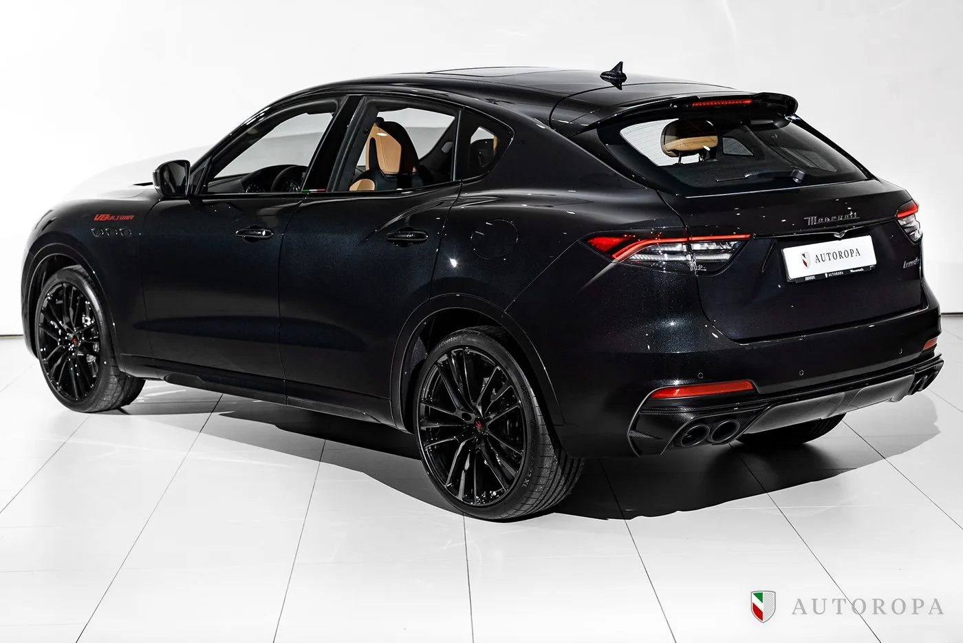 2024 Maserati Levante V8 offered by an official Ferrari and Maserati dealer in Arlöv, Sweden, photo 4 of 10