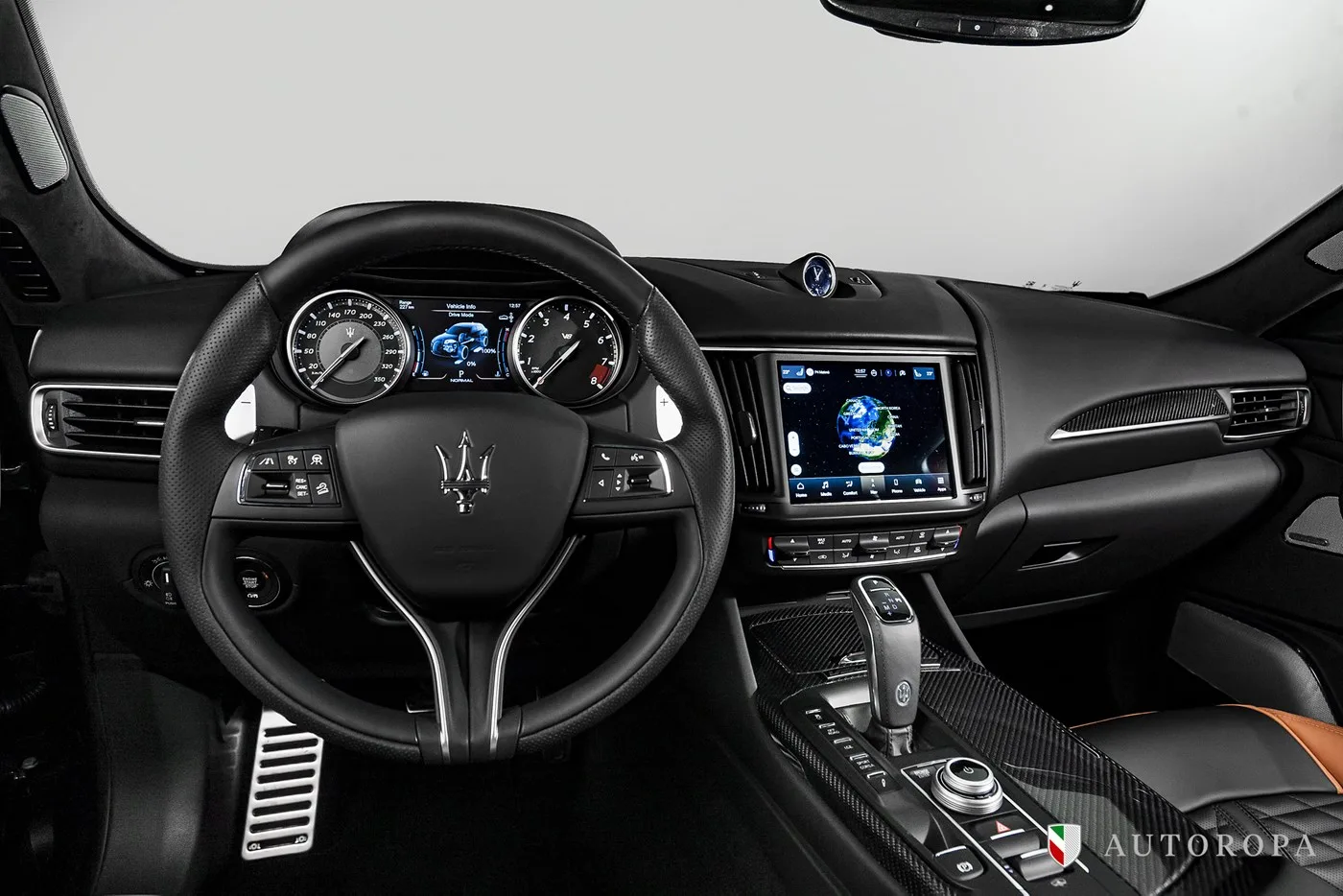 2024 Maserati Levante V8 offered by an official Ferrari and Maserati dealer in Arlöv, Sweden, photo 6 of 10