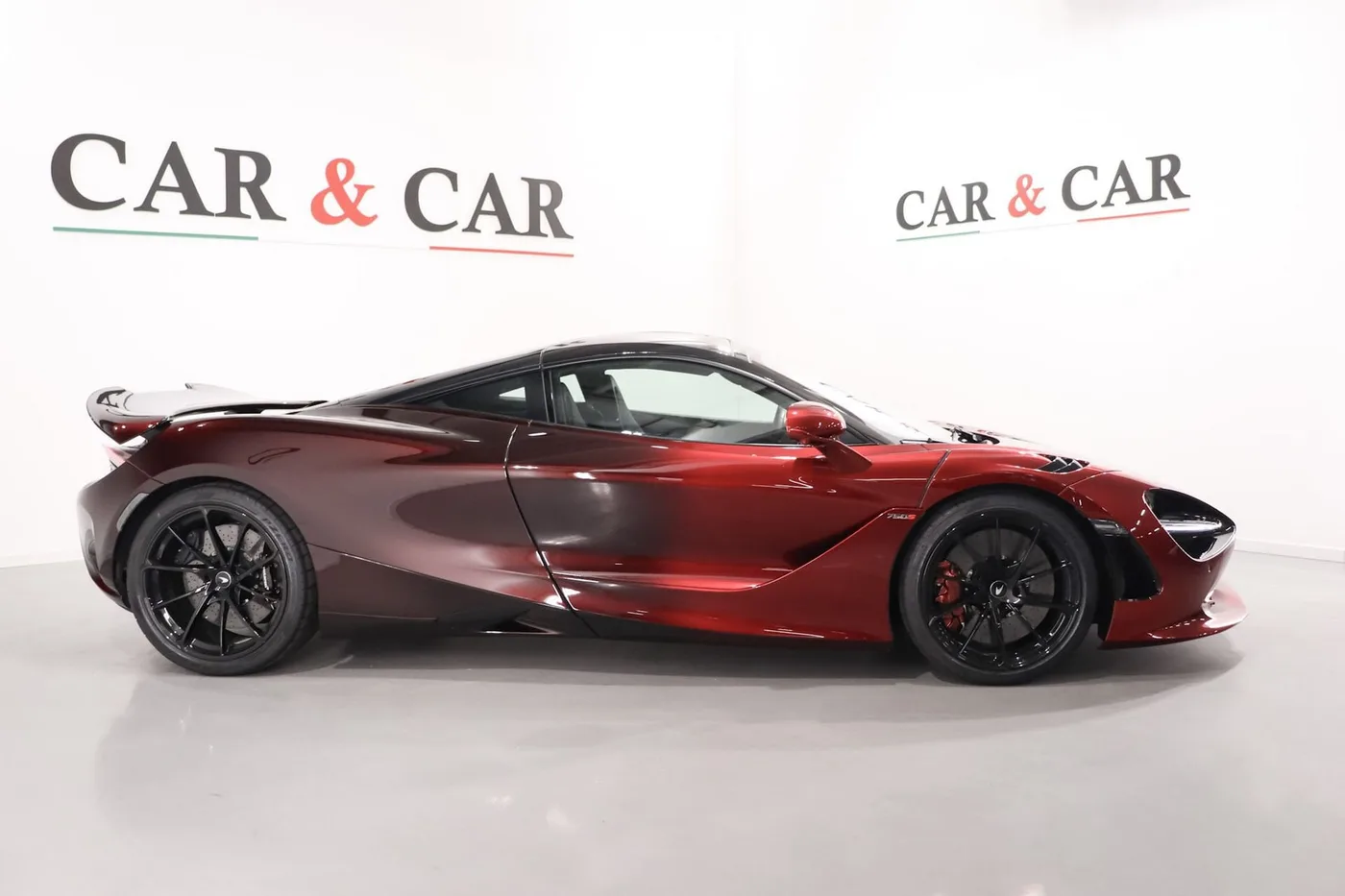 2024 McLaren 750S offered by a supercar dealer in Zibido San Giacomo, Italy, photo 5 of 25