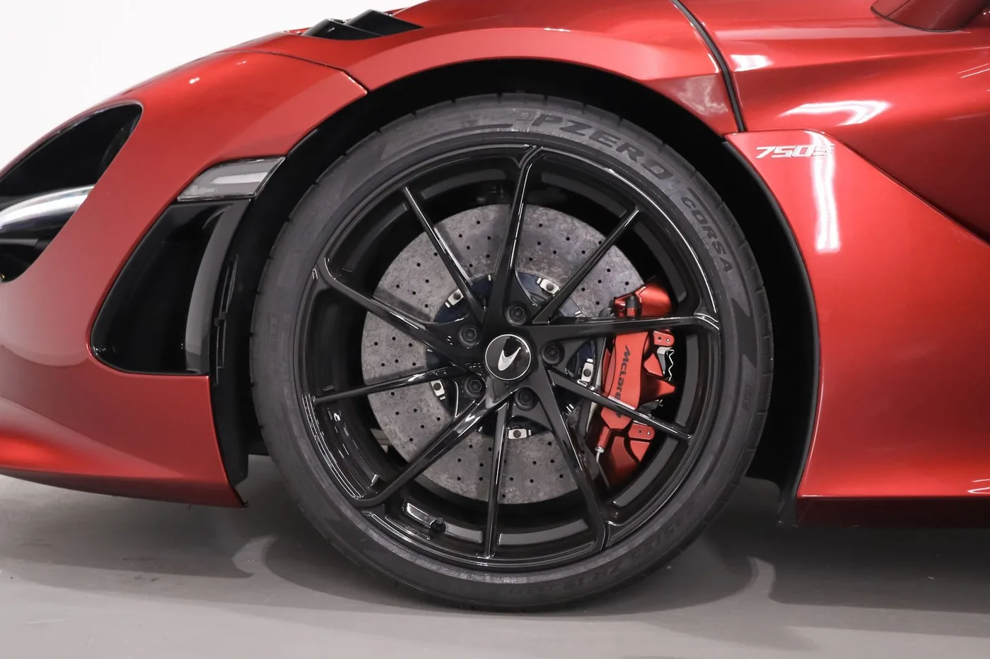 2024 McLaren 750S offered by a supercar dealer in Zibido San Giacomo, Italy, photo 7 of 25