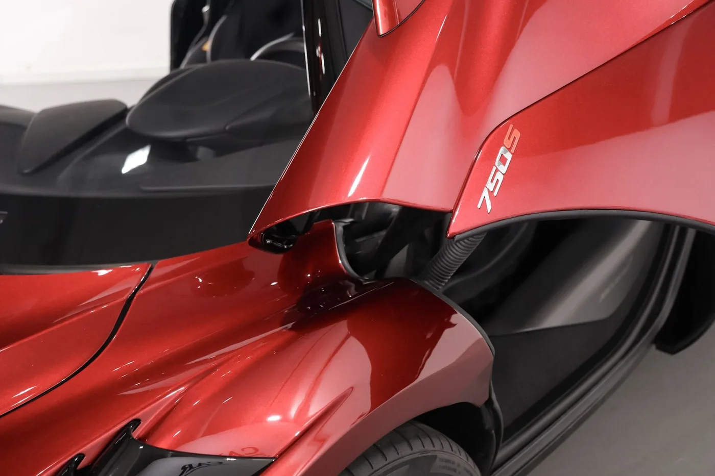 2024 McLaren 750S offered by a supercar dealer in Zibido San Giacomo, Italy, photo 21 of 25