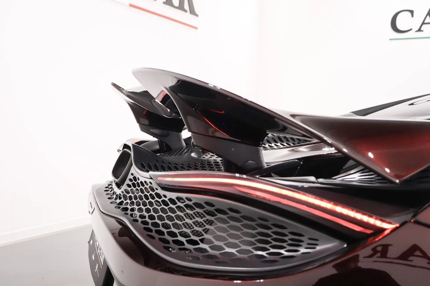 2024 McLaren 750S offered by a supercar dealer in Zibido San Giacomo, Italy, photo 22 of 25