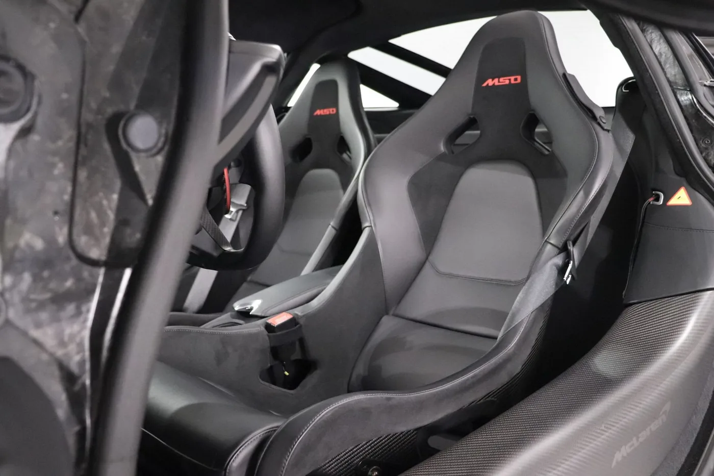 2024 McLaren 750S offered by a supercar dealer in Zibido San Giacomo, Italy, photo 24 of 25