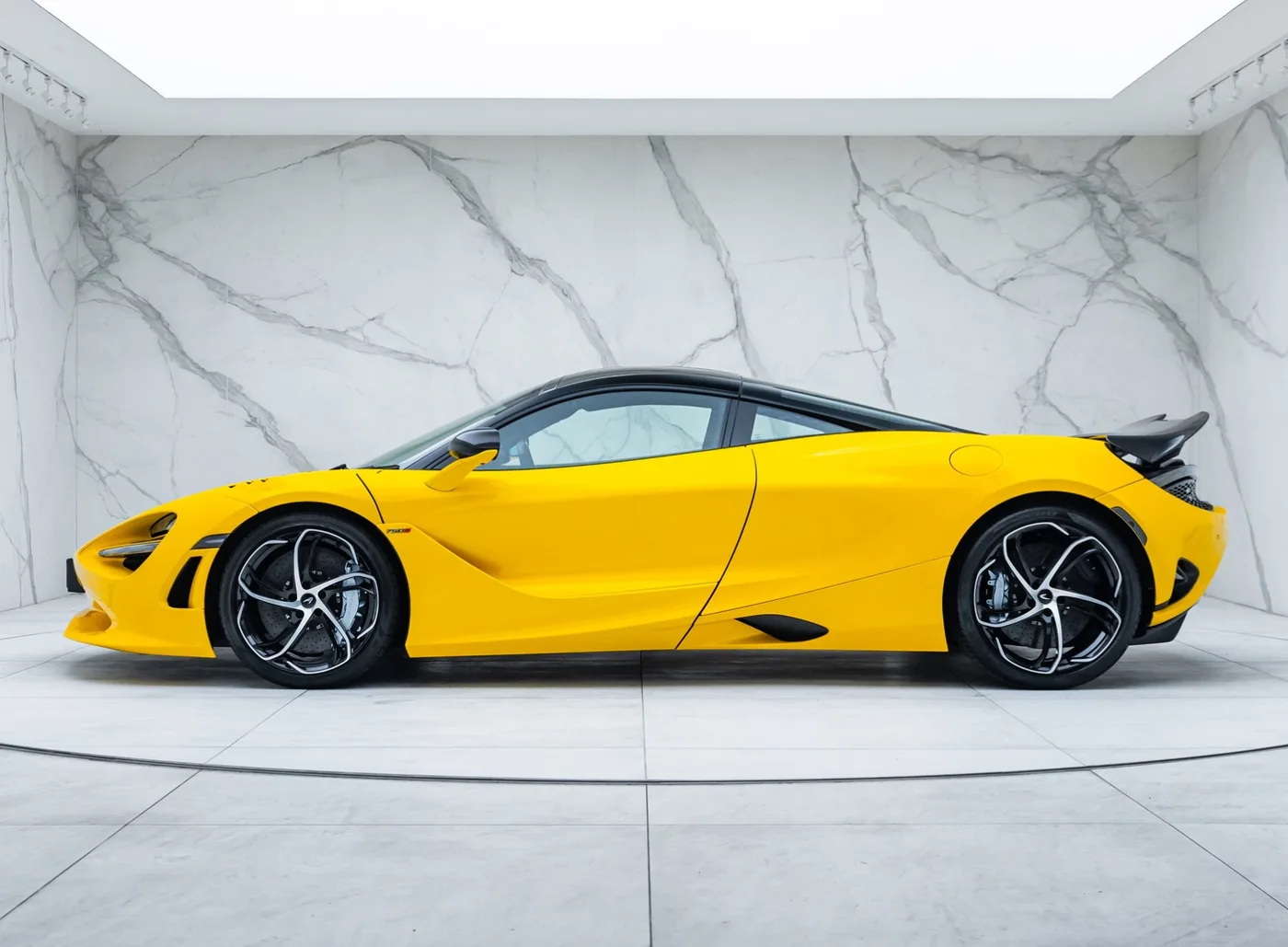 2024 McLaren 750S offered by a specialist dealer in Banstead, United Kingdom, photo 5 of 15