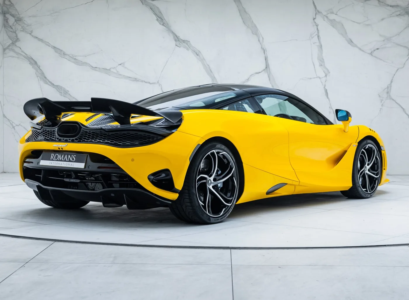 2024 McLaren 750S offered by a specialist dealer in Banstead, United Kingdom, photo 6 of 15