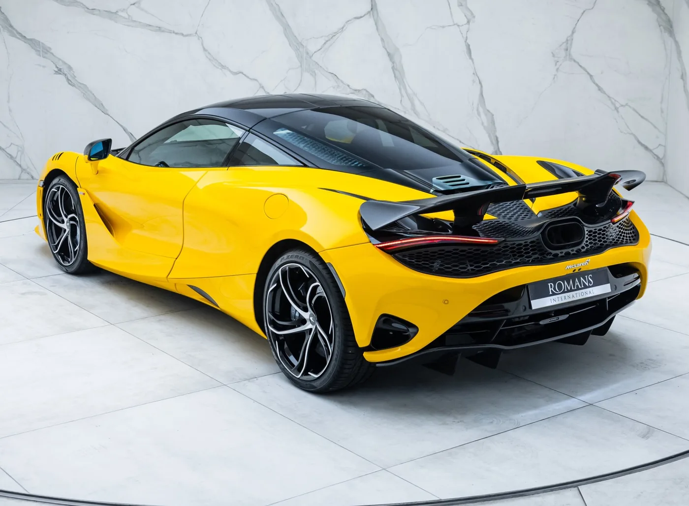 2024 McLaren 750S offered by a specialist dealer in Banstead, United Kingdom, photo 8 of 15